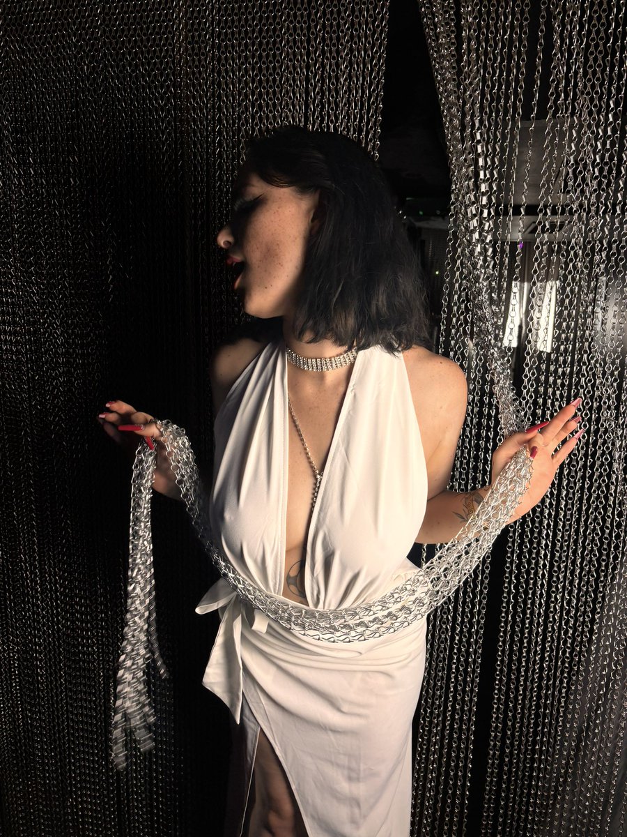 Nyxilla_'s tweet photo. I feel very lonely tonight... don't hesitate to send me a little message so we can have some fun 🫣😌

#Domina #MistressLife #FinancialDomination #ObeyMe #StripperLife #SeductiveVibe #MymPromotion #ExclusiveContent https://t.co/KMblECZ8c4