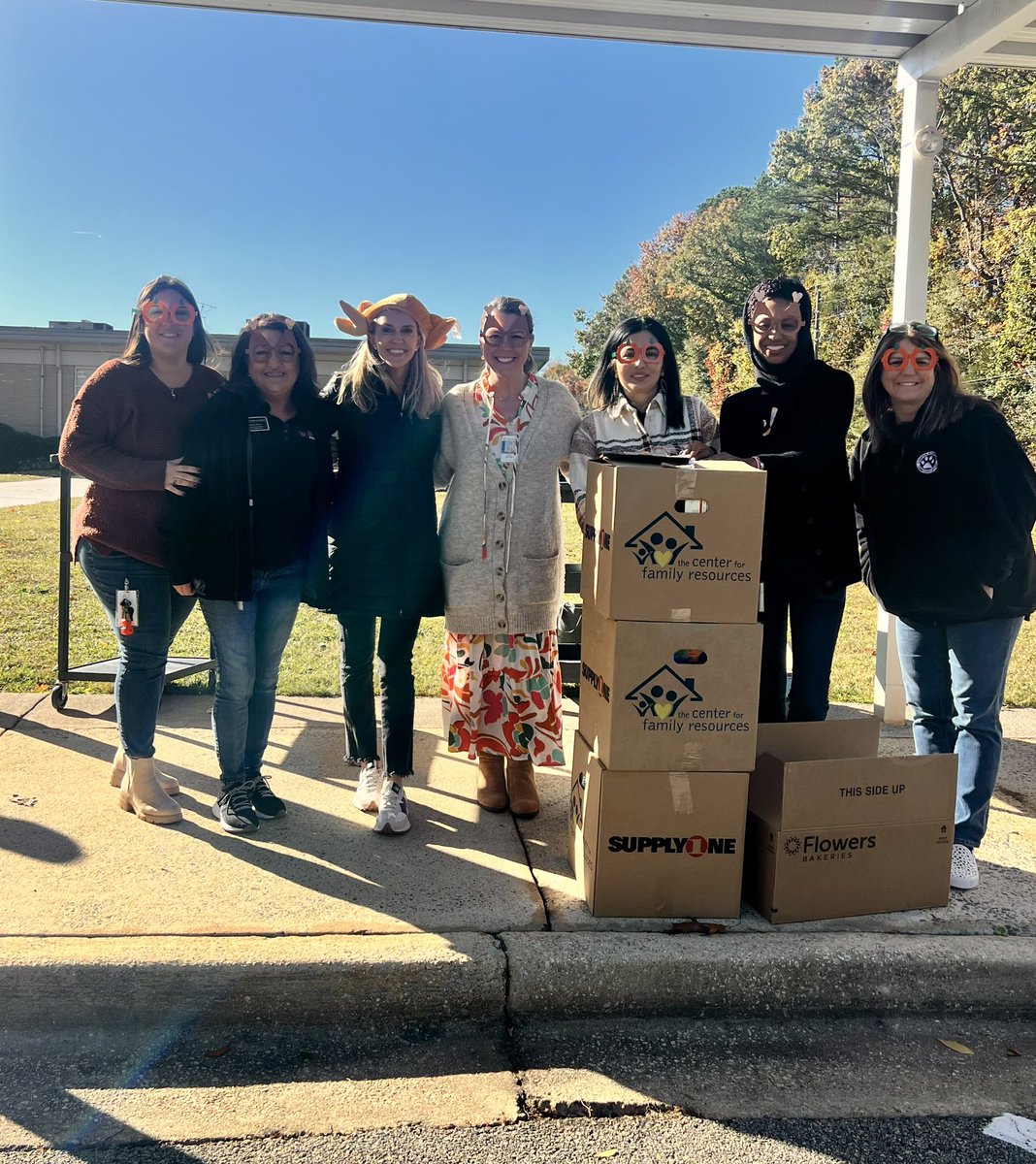 Compton Elementary (@comptoncubs) on Twitter photo A big THANK YOU to the CCSD Foundation for providing Thanksgiving meals to our families! 🦃🍂 We’re also so grateful to our district office employees who came out to help distribute them. Your kindness and generosity make a difference in our community! ❤️ #Thankful <a href="/CobbSchools/">Cobb County Schools</a> A big THANK YOU to the CCSD Foundation for providing Thanksgiving meals to our families! 🦃🍂 We’re also so grateful to our district office employees who came out to help distribute them. Your kindness and generosity make a difference in our community! ❤️ #Thankful <a href="/CobbSchools/">Cobb County Schools</a>