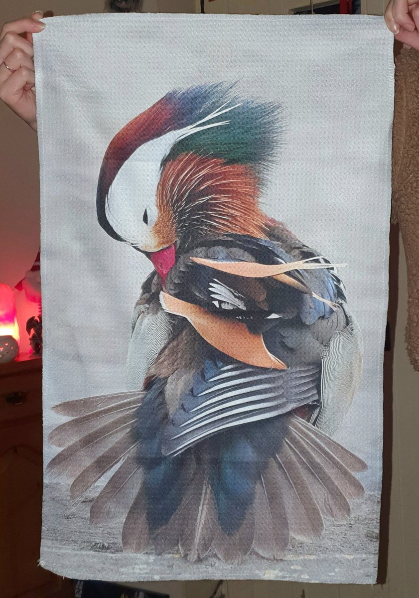 My better half has been saying I should put my Mandarin on a tea-towel for over 2 years... &amp; I've finally got around to it! 😁😀
  You can buy it here;
carlbovis.com/product-page/t… 😊🦆