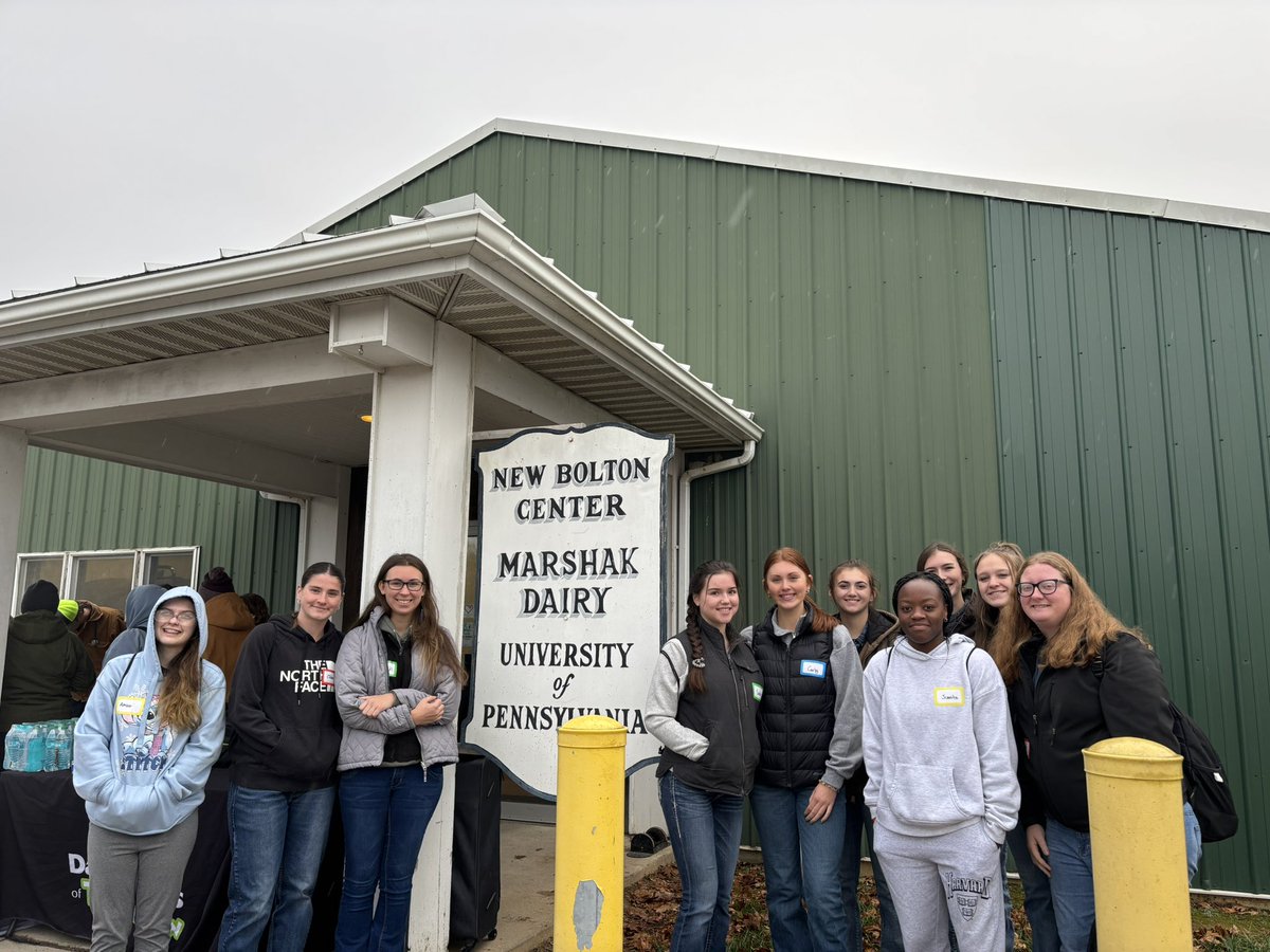 Vet Sci attended a career exploration event hosted by DTL. 
We completed the following rotations
🐄 physical exam 
🩸 reading to see nutrition absorption 
🔬 research facilities 
🌽 learned about cattle feeds 
🦴 leaned about pathology 
Toured UPENN vet hospital &amp; dairy barn