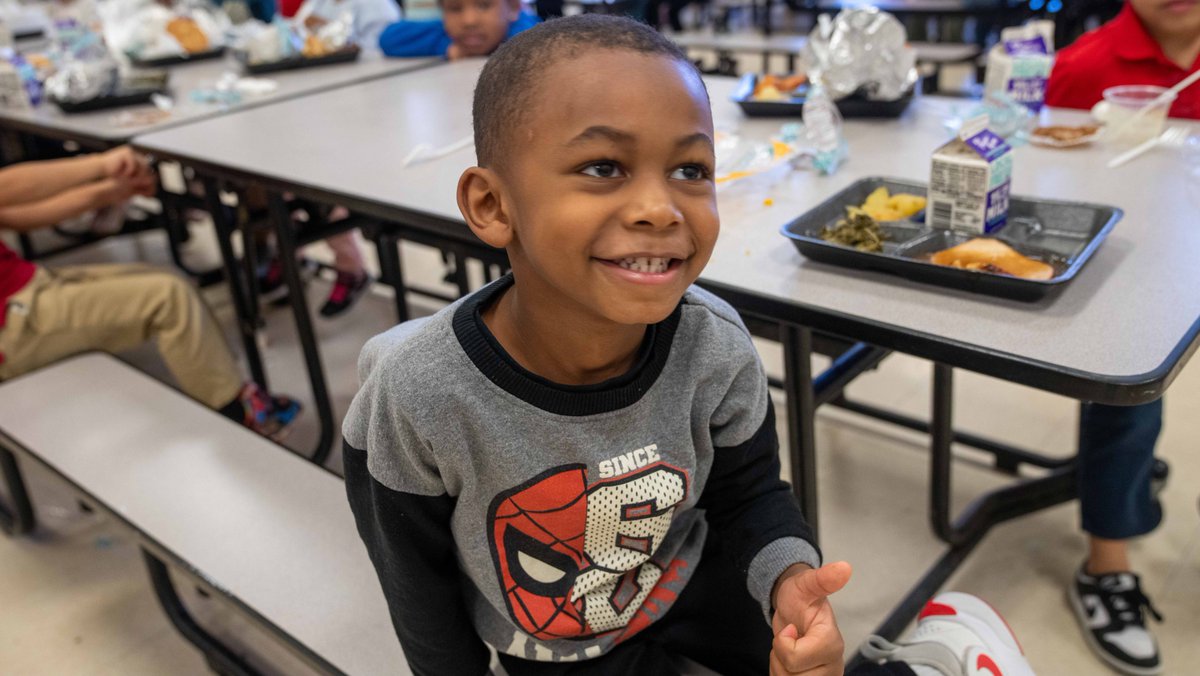 MSCSK12's tweet image. Congratulations to @DexterK8MSCS for being recognized as one of 2024 America&apos;s Healthiest Schools by @HealthierGen. Assistant Commissioner of Coordinated School Health, Lori Paisley, with the TN Department of Education, visited the school for the recognition. 🍎💪#StudentWellness