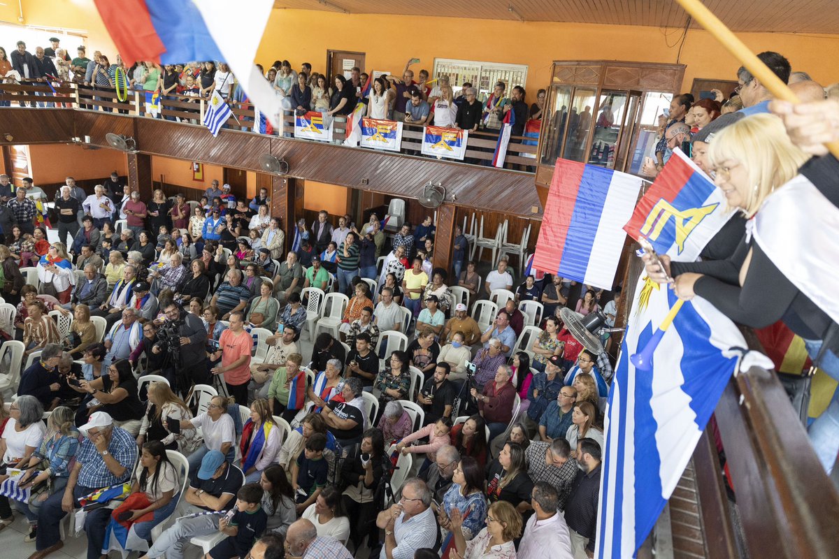 OrsiYamandu's tweet photo. En Rivera y con gran alegría, recibimos el apoyo de integrantes del Partido Colorado y del Partido Nacional que comparten nuestra propuesta de país y en esta oportunidad deciden acompañarnos. Creemos en un Uruguay de diálogo y encuentro, es por este camino que sabremos cumplir. https://t.co/mPRDD00m7t