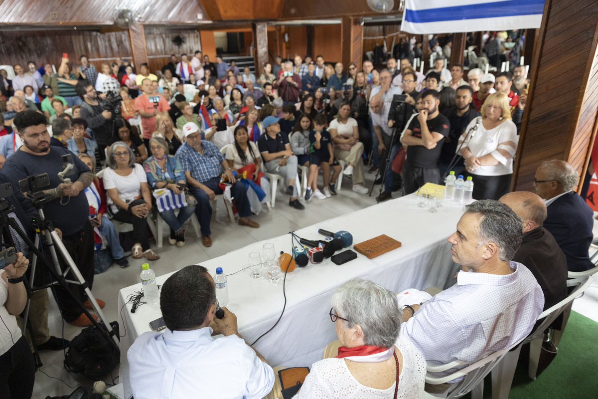 OrsiYamandu's tweet photo. En Rivera y con gran alegría, recibimos el apoyo de integrantes del Partido Colorado y del Partido Nacional que comparten nuestra propuesta de país y en esta oportunidad deciden acompañarnos. Creemos en un Uruguay de diálogo y encuentro, es por este camino que sabremos cumplir. https://t.co/mPRDD00m7t