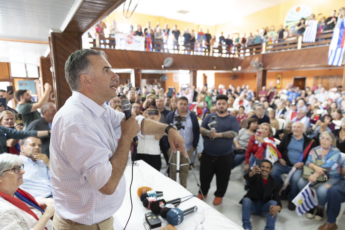 En Rivera y con gran alegría, recibimos el apoyo de integrantes del Partido Colorado y del Partido Nacional que comparten nuestra propuesta de país y en esta oportunidad deciden acompañarnos. Creemos en un Uruguay de diálogo y encuentro, es por este camino que sabremos cumplir.