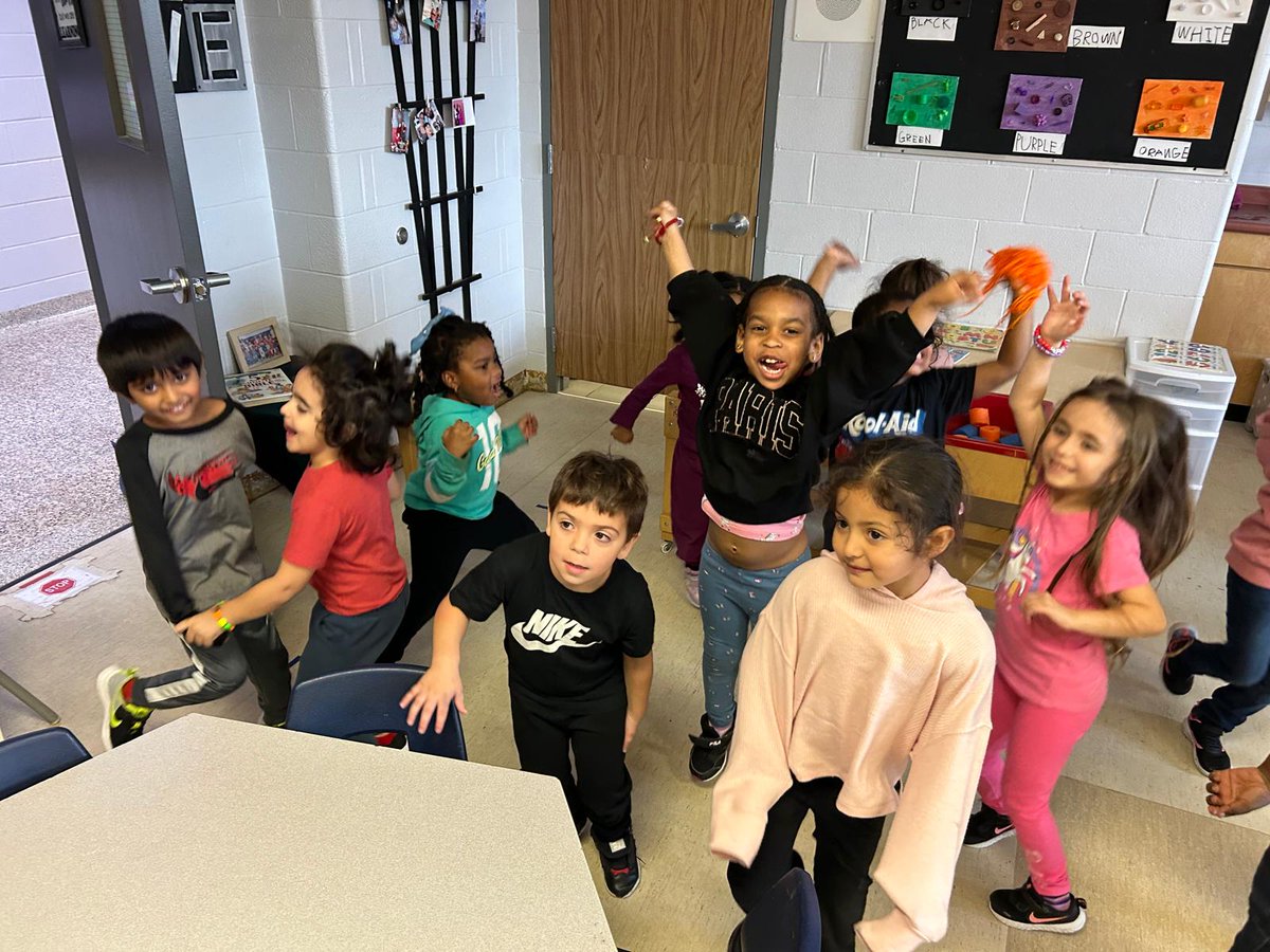What better way to end #AntiBullyingWeek than to have a #TaylorSwift inspired dance party and bracelet exchange! <a href="/HCMaltonDPCDSB/">Holy Cross Malton</a>