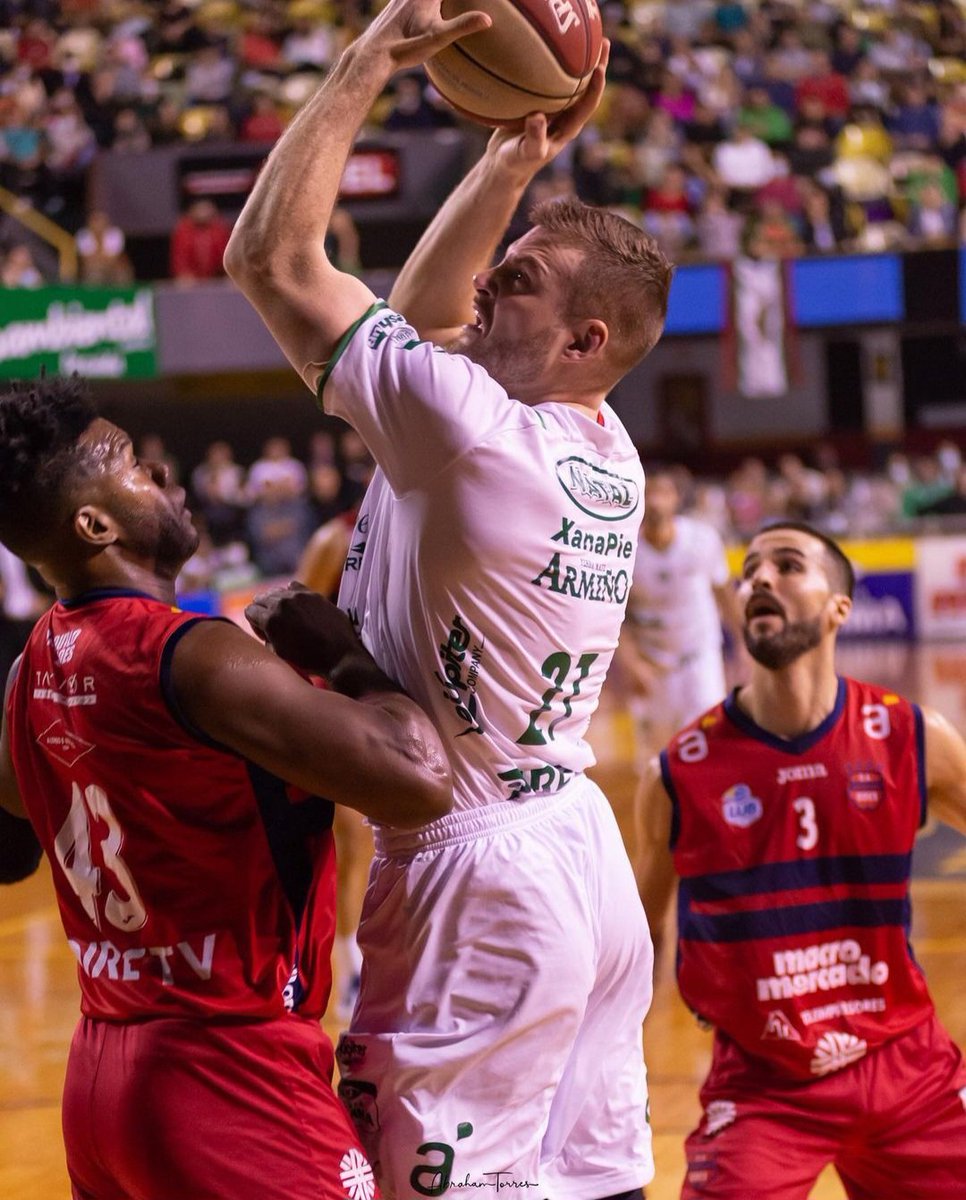 fermartinezlar's tweet photo. Falleció Chad Posthumus, pivot canadiense que llegó a jugar un partido con la camiseta de @Aguada_oficial en la temporada 2021/22 de Liga Uruguaya, tenía 33 años y había sufrido un aneurisma cerebral el pasado 9 de noviembre. QEPD 📸 Abraham Torres https://t.co/rDffYjk7Sq