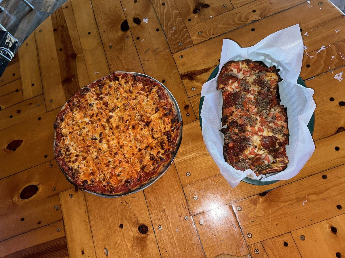 At Finley Dunne’s, we’re always serving up something delicious 🍕💨 Come try something from our scratch kitchen! Trust us, this is NOT your average bar food!