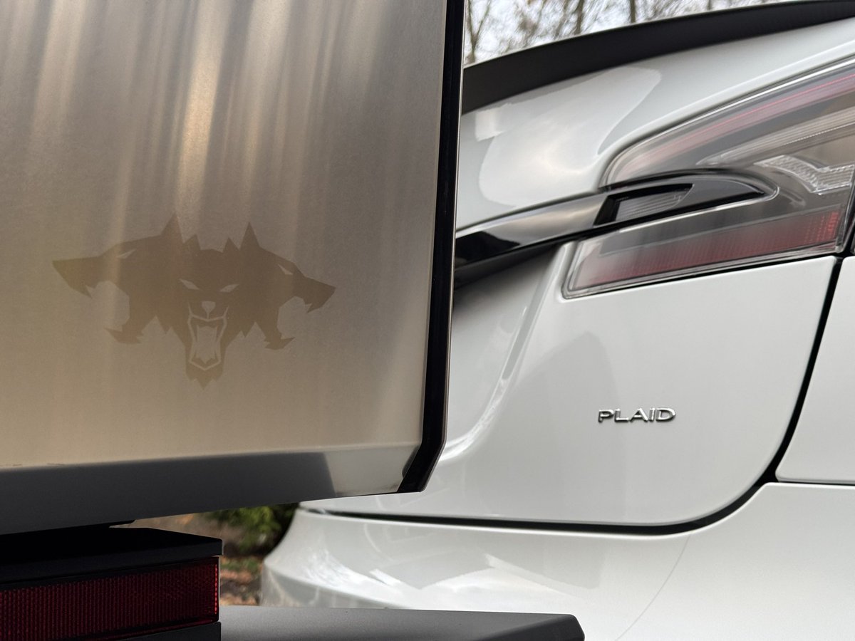 ☑️ 6 Motors
☑️ 1,865 horsepower
☑️ Unlimited Speed Giggles
<a href="/cybertruck/">Cybertruck</a> <a href="/Tesla/">Tesla</a>