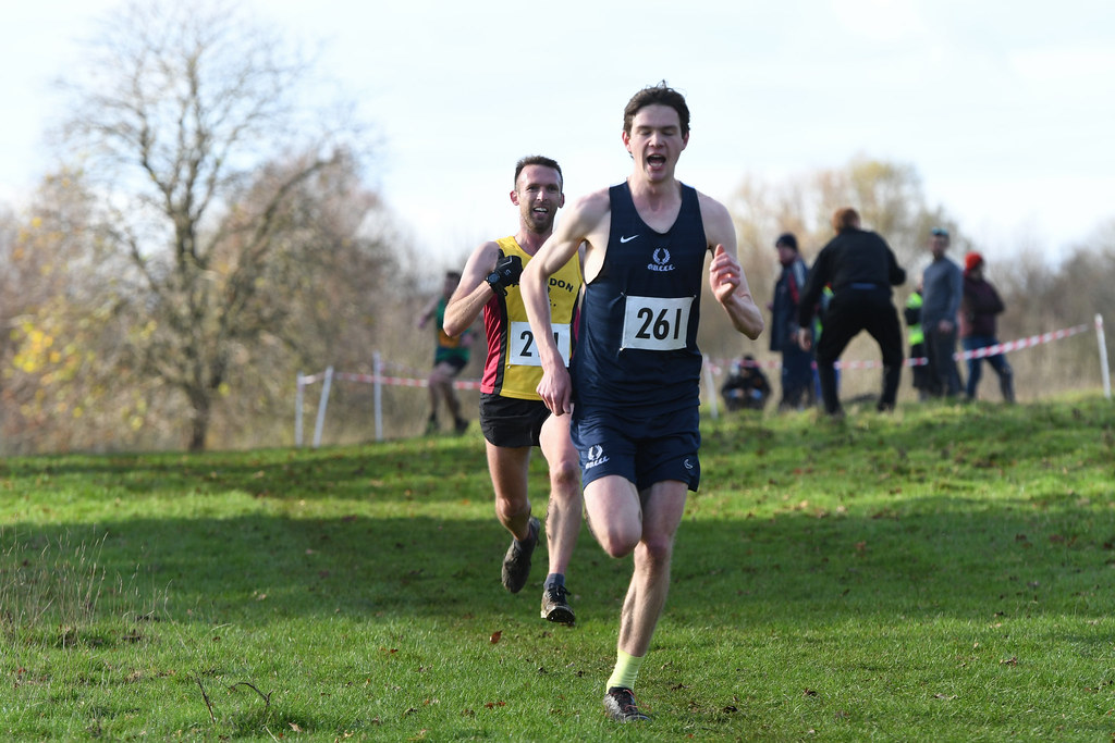 Cameron___W's tweet image. A few from last weekend's Berkshire, Buckinghamshire, Oxfordshire XC Championships on Sunday at Broughton Castle. Great venue with a challenging course for all. Very much look like I'm enjoying myself on that finish straight 😁 pics: @AbingdonAC
