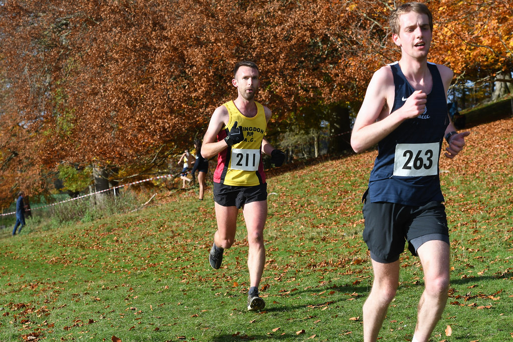 Cameron___W's tweet image. A few from last weekend's Berkshire, Buckinghamshire, Oxfordshire XC Championships on Sunday at Broughton Castle. Great venue with a challenging course for all. Very much look like I'm enjoying myself on that finish straight 😁 pics: @AbingdonAC