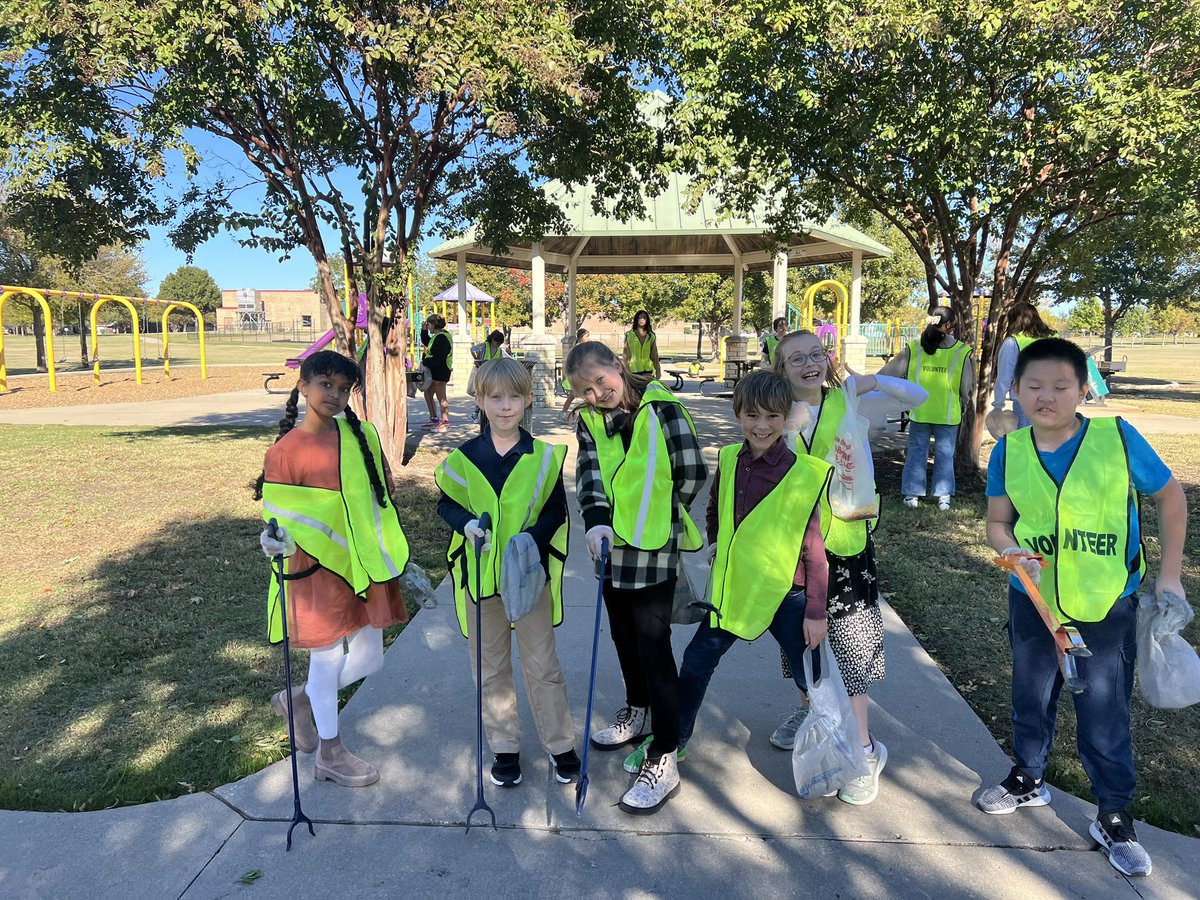 6Daphne's tweet photo. I’m so proud of our grades 4-6 AIM students for partnering with the City of Allen to Keep Allen Beautiful. Community service for the win!! @StoryFalcons @StoryPrincipal https://t.co/1ANmrxf9ln