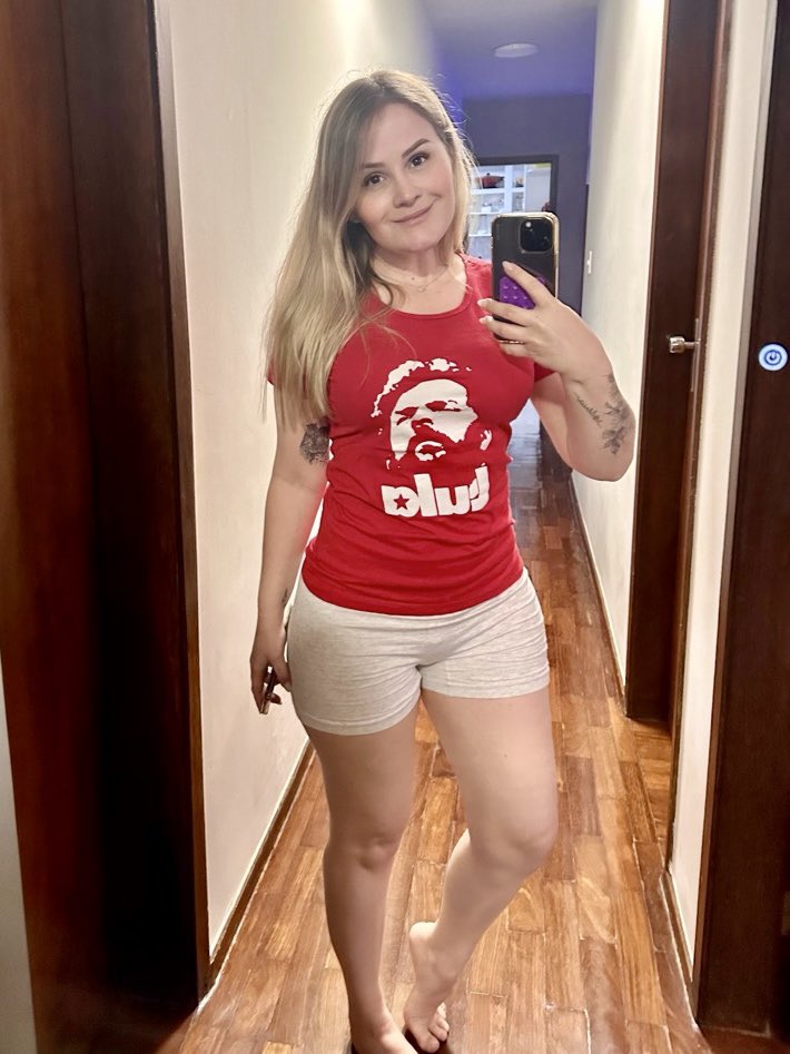 carololivac's tweet photo. Já tô pronta pro evento 🎉
BOLSONARO NA CADEIA https://t.co/7BEC50y0YL