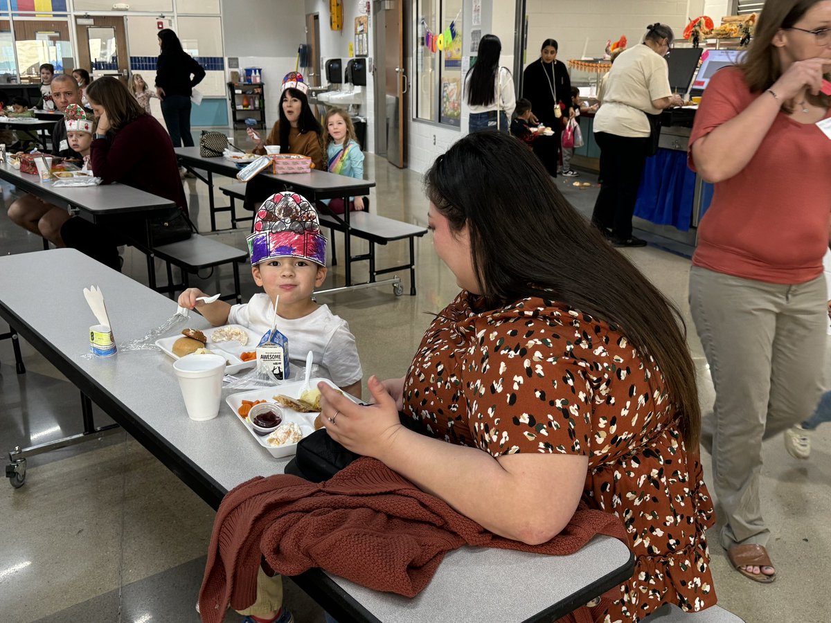 csweddle's tweet photo. We had a great day celebrating Thanksgiving with our students and families at Baty and Smith. So nice to see students and families enjoying a delicious turkey lunch together. Thanks to our Superintendent for making the visits extra fun with the hats! https://t.co/9loasNeSKj