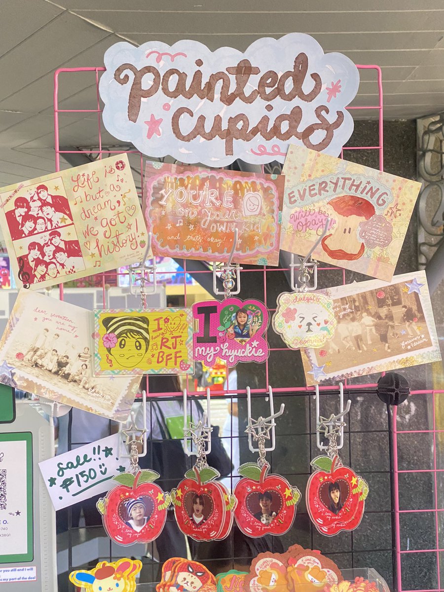 paintedcupids's tweet photo. cfad week booth last day!!! 🤓🌈🍎 will be here until 1 pm only : ) see yaaaa https://t.co/Cv53CrIJtd