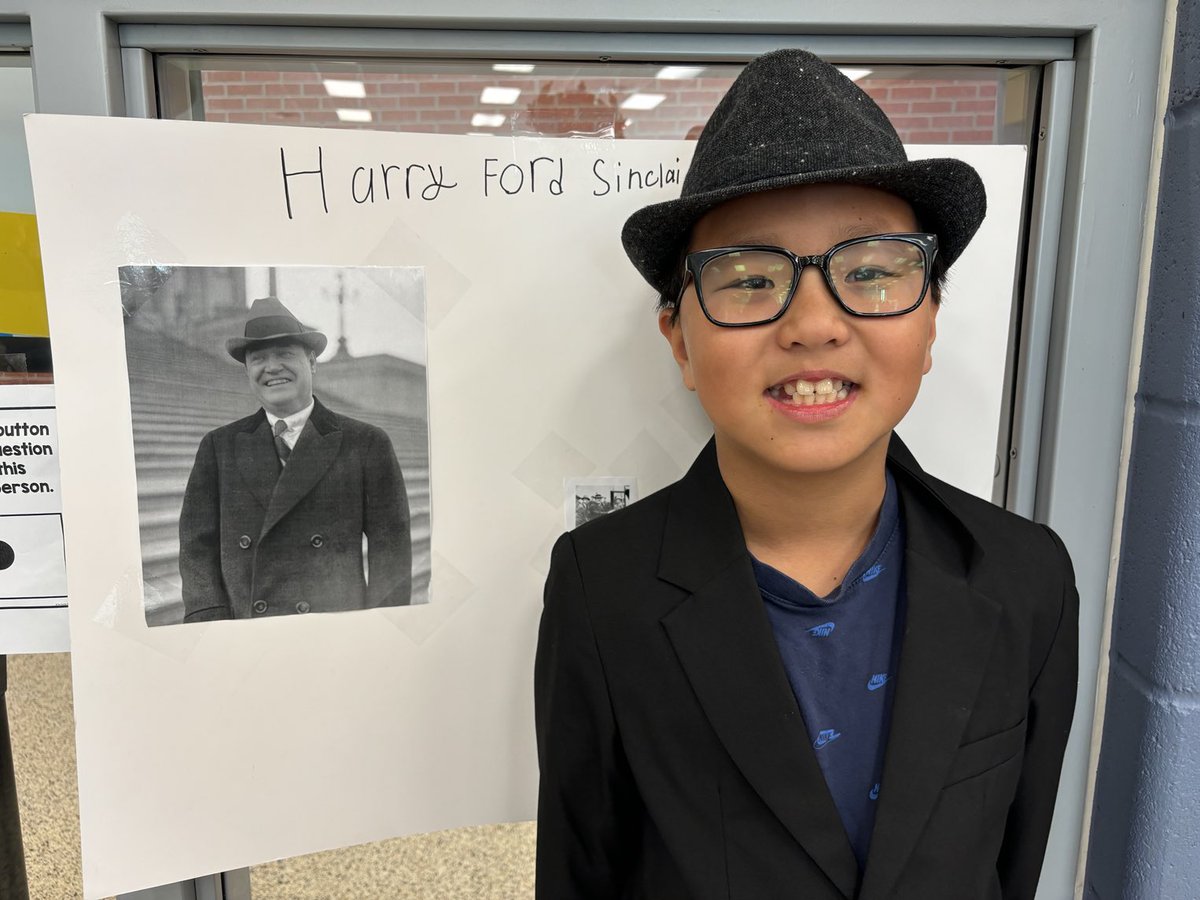 Ravenwood Elementary (@ravenwoodtiger) on Twitter photo More Famous Kansans! 4th Graders worked hard! <a href="/olatheschools/">Olathe Public Schools</a> #OPS233maketodaycount More Famous Kansans! 4th Graders worked hard! <a href="/olatheschools/">Olathe Public Schools</a> #OPS233maketodaycount