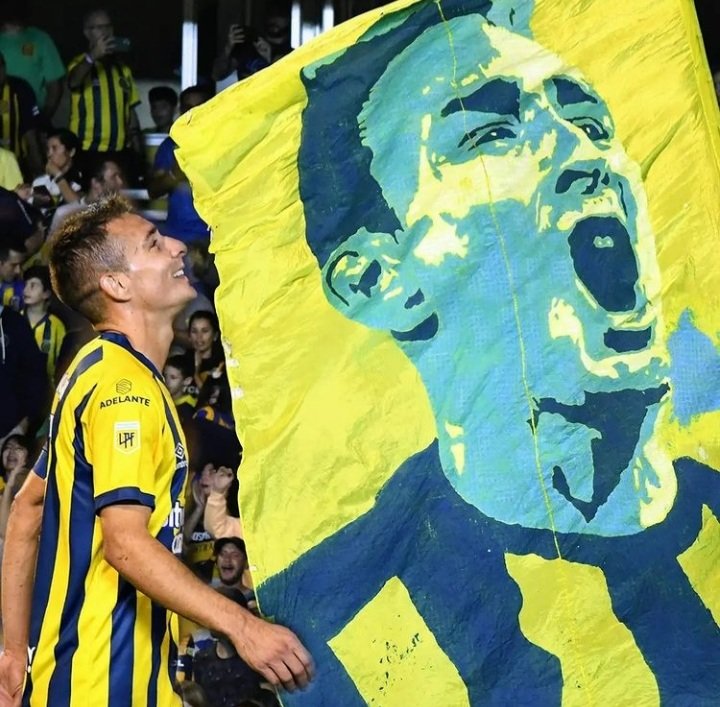 Negris Peralta⚽👠 #FeminismosParaVivir💜💚 #EsLey tweet media