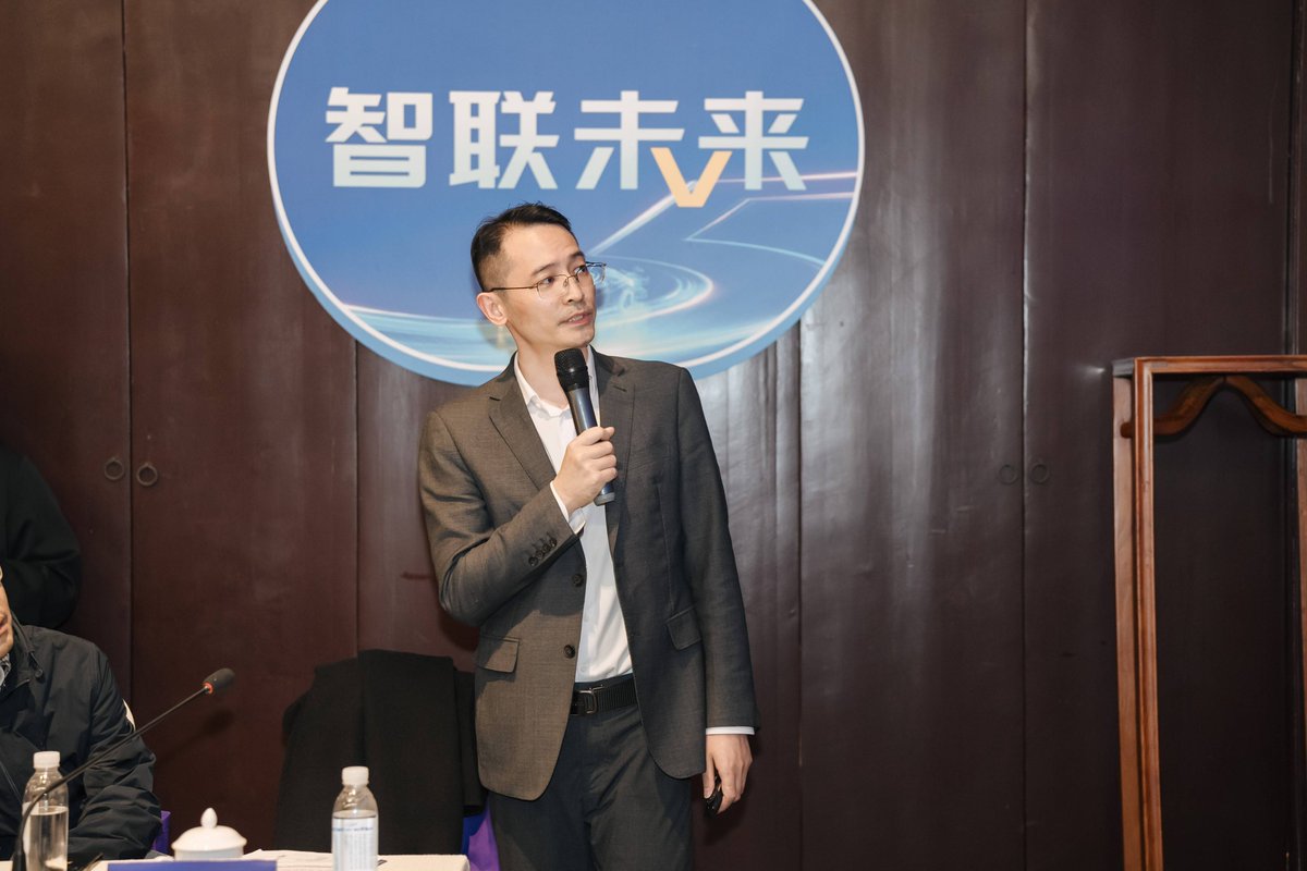 sirunmedia's tweet image. Wuxi Hosts Inspiring Salon on Vehicle-Road-Cloud Integration！ Liu Zhijie, our deputy general manager at Sirun, delivered a fascinating speech titled &quot;The Commercial Practice and Application of Vehicle-Road-Cloud Collaboration in Automobile Enterprises.&quot;
#IntelligentNetworking
