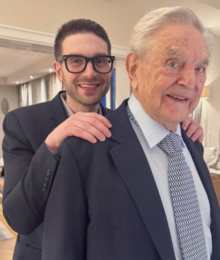 George Soros e seu filho dizem que não se associarão a ninguém que apoie Trump.

Eles não jantarão nem compartilharão o pão com ninguém que apoie Trump.

Pensamentos???