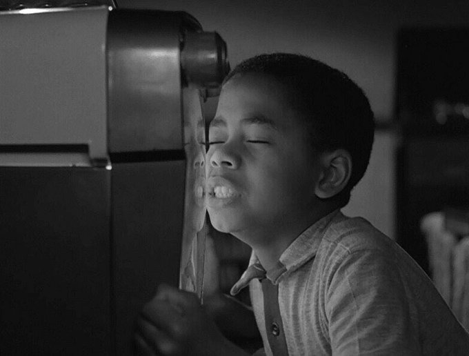 TheNightGallery's tweet photo. "I made the big wish then. I wished you was never knocked down. I shut my eyes, and I wished real hard." 

#S1E27

Twilight Zone's "The Big Tall Wish" by Rod Serling stars Ivan Dixon and Stephen Perry. https://t.co/ubMa5KWNjE