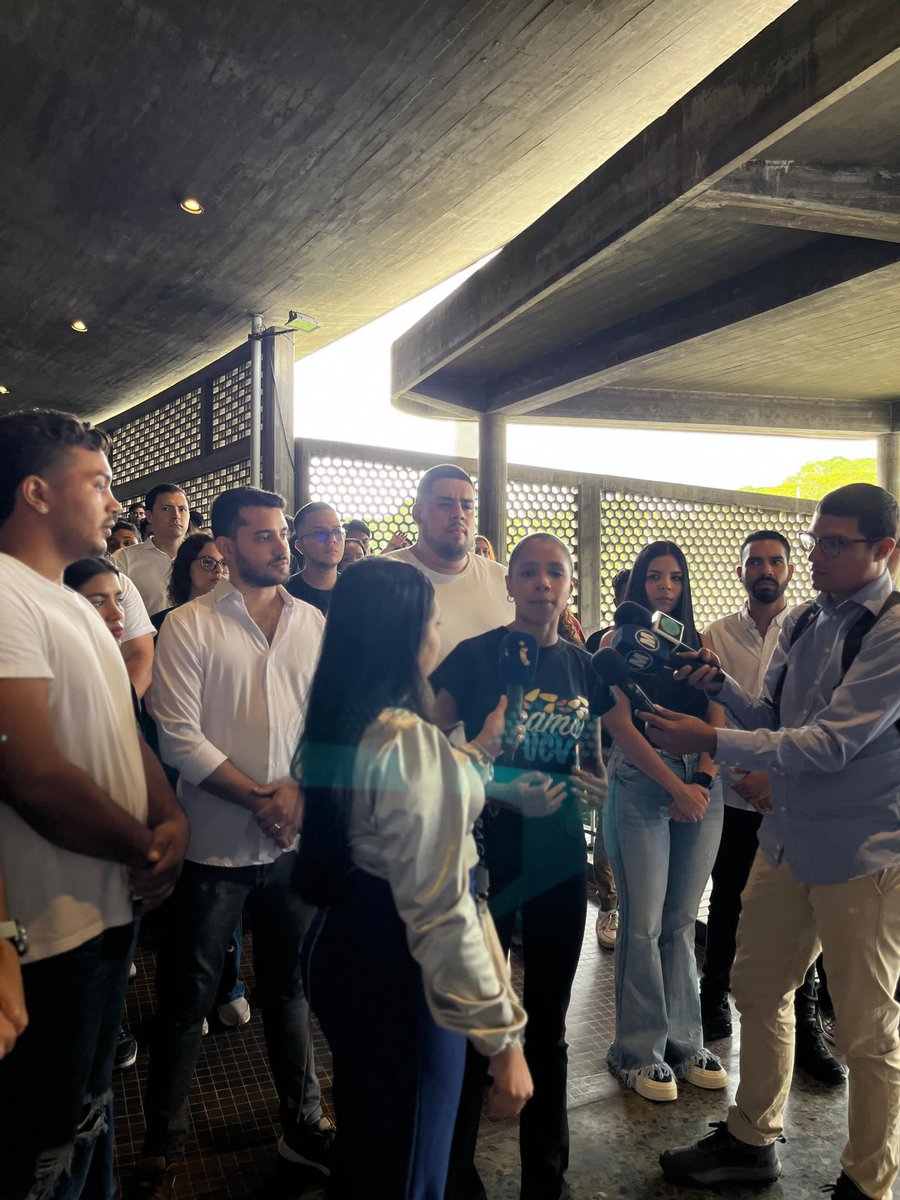 A quienes intentan doblegarnos, les decimos que la libertad de pensamiento y la academia nunca morirán.

Los estudiantes nos mantenemos firmes en la lucha por la academia y la libertad.