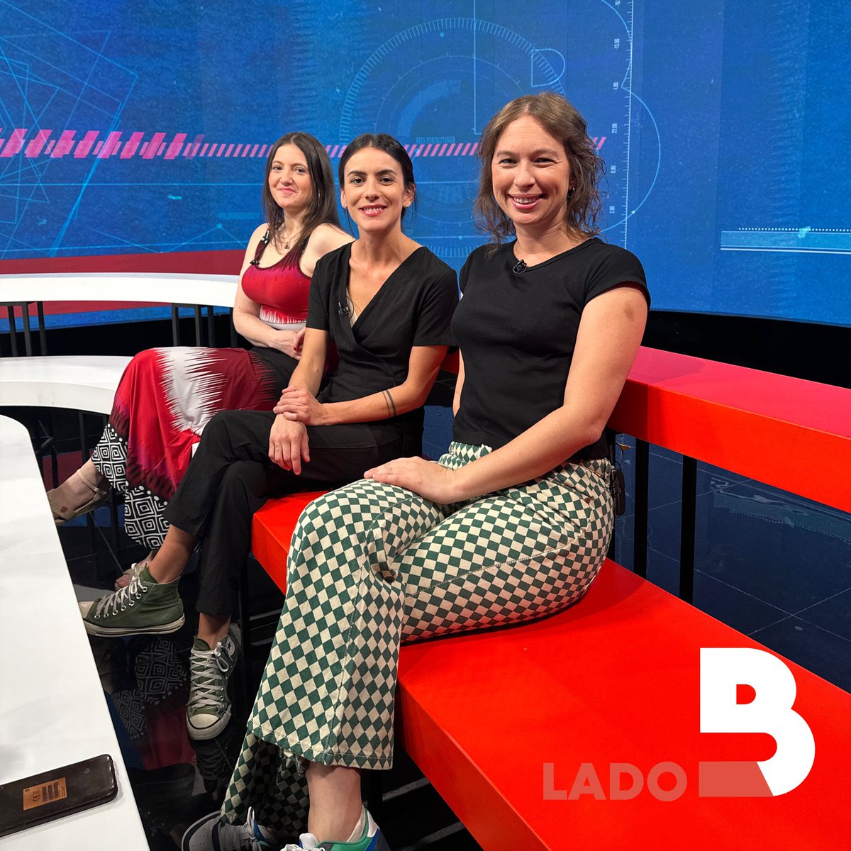 Lado B (@ladobtvciudad) on Twitter photo 🔴Hoy en #LadoB » ¡Último análisis previo a la veda electoral! En el panel nos acompañan las politólogas <a href="/marcela_schenck/">Marcela Schenck</a>, <a href="/SamudioTamara/">Tamara Samudio</a> y Camila Zeballos
Recibimos a:
▶️ <a href="/LustembergC/">Cristina Lustemberg</a>, senadora electa FA
📺 Canal 6.1
🔴 youtube.com/@TVCiudad6.1
🌐 tvciudad.uy/vivo 🔴Hoy en #LadoB » ¡Último análisis previo a la veda electoral! En el panel nos acompañan las politólogas <a href="/marcela_schenck/">Marcela Schenck</a>, <a href="/SamudioTamara/">Tamara Samudio</a> y Camila Zeballos
Recibimos a:
▶️ <a href="/LustembergC/">Cristina Lustemberg</a>, senadora electa FA
📺 Canal 6.1
🔴 youtube.com/@TVCiudad6.1
🌐 tvciudad.uy/vivo