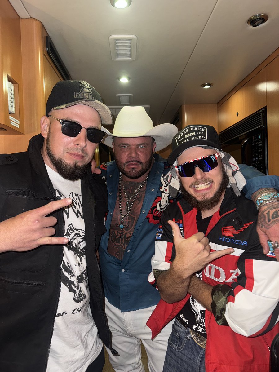BMilli's tweet photo. Me &amp; my bro Shocka caught up with the homie Struggle Jennings this past weekend in Knoxville! #Tennessee #CountryMusic #Rap #StruggleJennings #ShockaHustlemane #BMilli https://t.co/GNhARvGkdv