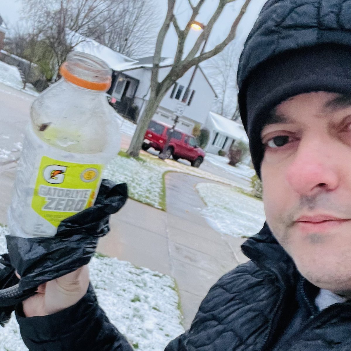 WorkforceJames's tweet photo. 3,000-day #litterchallenge Day 1,905: Not ready for winter!

Pickup: #GatoradeZero

🌎🚮🗑️🐶😎✋💚 x63
#AtLeastOneaDay #OreotheDog https://t.co/zpE7i6J49M