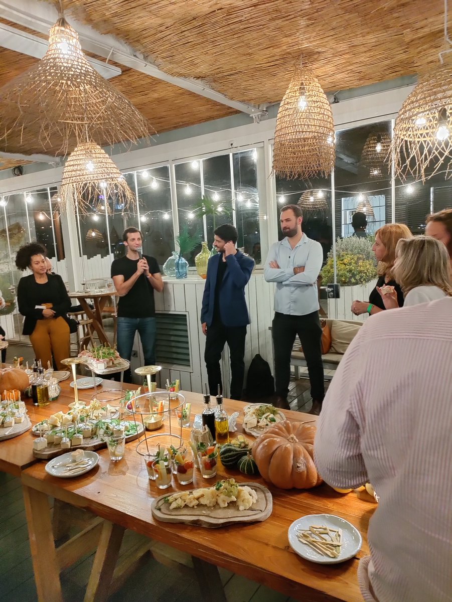 KelCoc's tweet photo. d'internet à la réalité,
merci pour cette soirée 🥂

Good news en approche 📈🤫

#DeSci @GaleonCare #CryptoEvent https://t.co/dztWNyNVsb