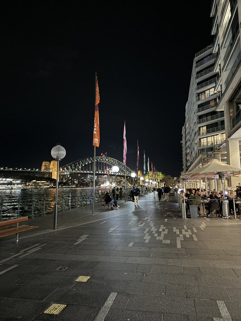 Nouraalmgren's tweet photo. • Circular Quay •
اهم منطقه سياحه 
فيها مطاعم فاخره ومقاهي مطله على الاوبرا هاوس  والوصول الى الاوبرا هاوس 
ومحطة فيري توصل لحديقه الحيوان ولونا بارك، ومحطة قطار 
قريبه من الفورسيزون ⛴️👌🏼 https://t.co/sAo9pzMmdW