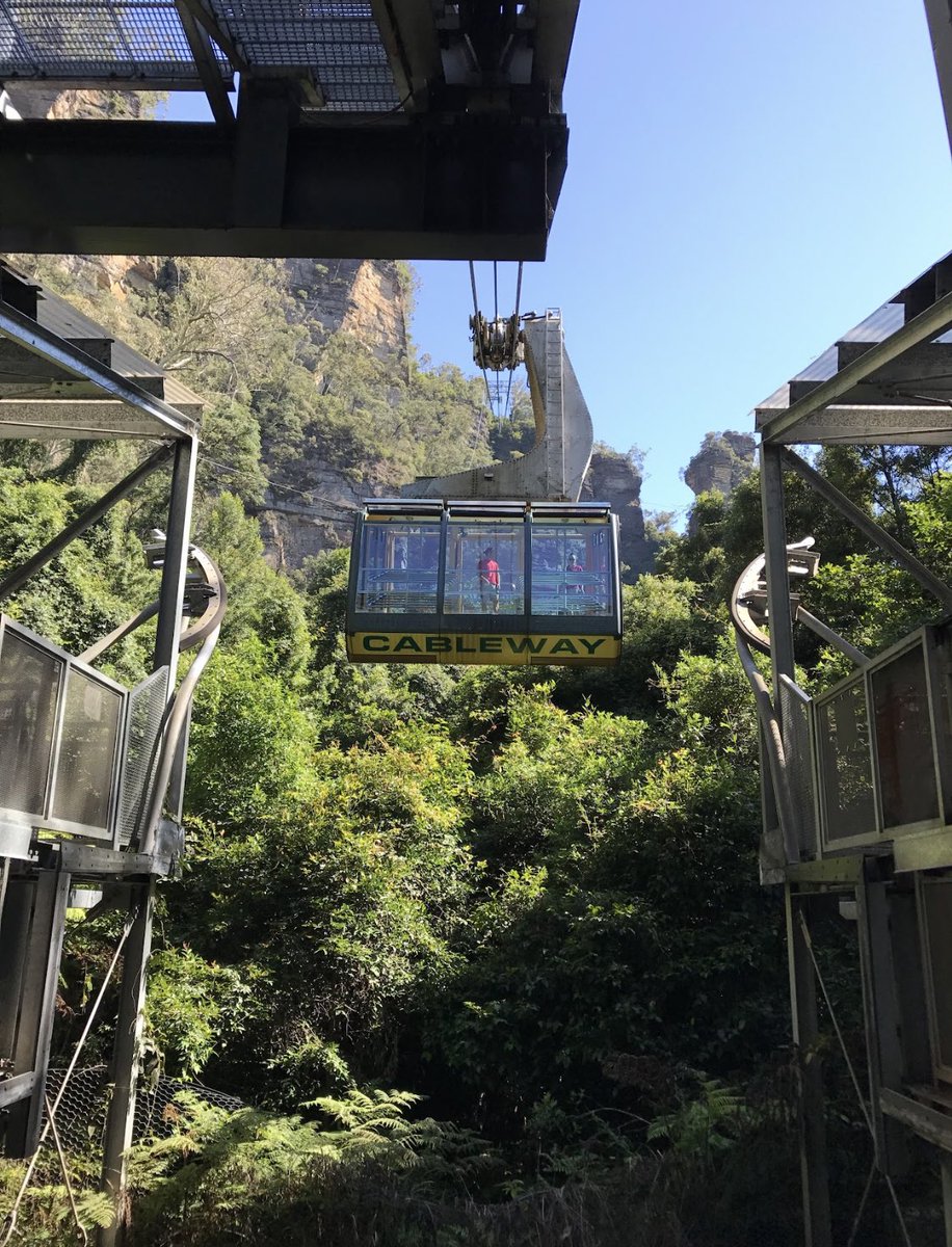 Nouraalmgren's tweet photo. •Three Sisters walk•
منطقه جبليه تعتبر معلم سياحي زرتها في 2014 فـ ماتحمست لها مره ثانيه 
⁃Skyway East Station - Scenic World
بنفس المكان فيه  تلفريك تشوفون فيه الجبال للي يحبون الطبيعه فيه قطار ينزلكم لتحت  كان ممتع صراحه https://t.co/JhIBEcEgd0