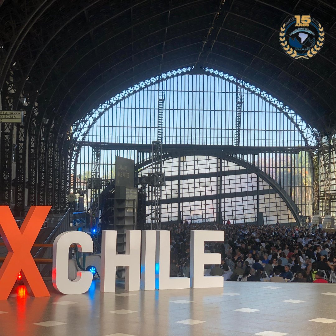 Este jueves se realizó el diálogo participativo "Encuentro X Chile", donde participaron cientos de personas ligadas a la sociedad como la civil, sindical, académica, empresarial y gubernamental para dialogar y comprender hacia una colaboración común.