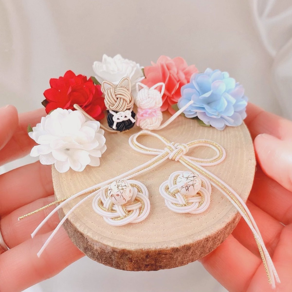 2024.11.22 💐•*¨*•⁎ .｡❀ *

《過去作品》
タキシードにゃんこと
ウェディングドレスにゃんこの
リングピロー🤵💍👰

皆さま、幸せな１日を✨(* ˊᵕˋ )ﾉ💞

#いい夫婦の日 
#夫婦の日特別展 #365DIYtheme