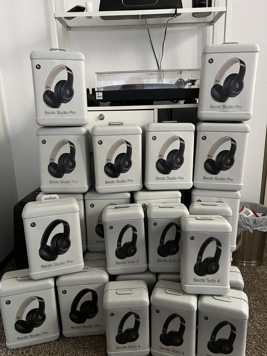 creatrixi's tweet photo. @drdre @AppleEDU @Apple support the youth. @creatrixi we helping them find their voice and channel it through expression. We wanna partner with you and develop a sponsorship for your artists!! #hiphopculture #healingjourney https://t.co/W3pLCqQvfm