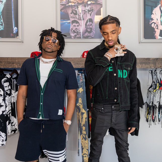 SEATTLESUBMISS's tweet photo. #WATCH DB.Boutabag shows love to the PNW with his new album #CutTheLights! Featuring 03 Greedo, Lil Bean, and Slimmy B - this one’s a vibe. Don’t sleep! 🌧️🔥 https://t.co/y3og459mWW
