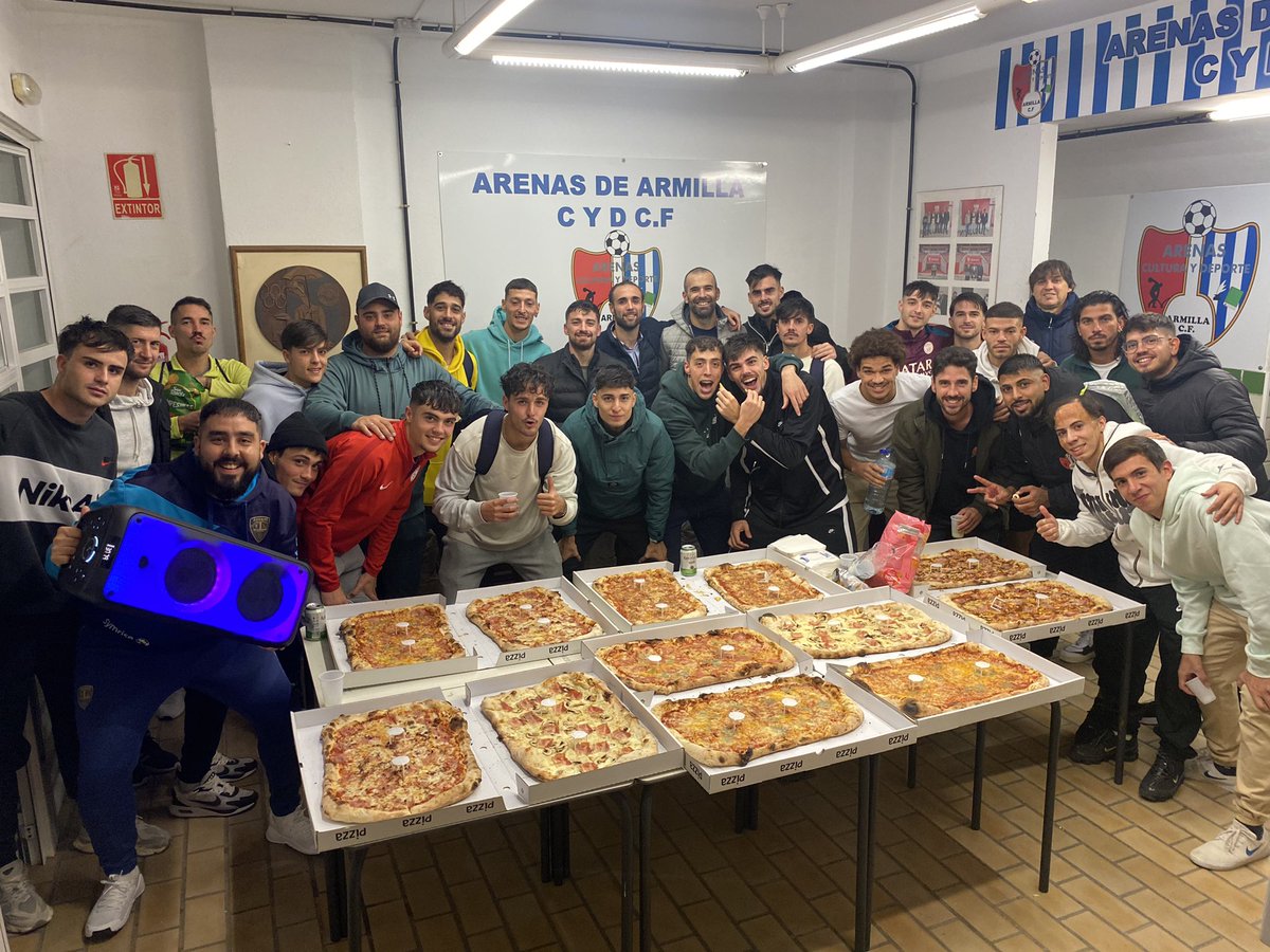 ¡ La pizza siempre con 🍍!

#𝐒𝐨𝐦𝐨𝐬𝐀𝐫𝐞𝐧𝐚𝐬 | #𝘓𝘢𝘐𝘭𝘶𝘴𝘪𝘰𝘯𝘋𝘦𝘜𝘯𝘗𝘶𝘦𝘣𝘭𝘰 #𝘚𝘪𝘯𝘤𝘦𝟙𝟡𝟛𝟙