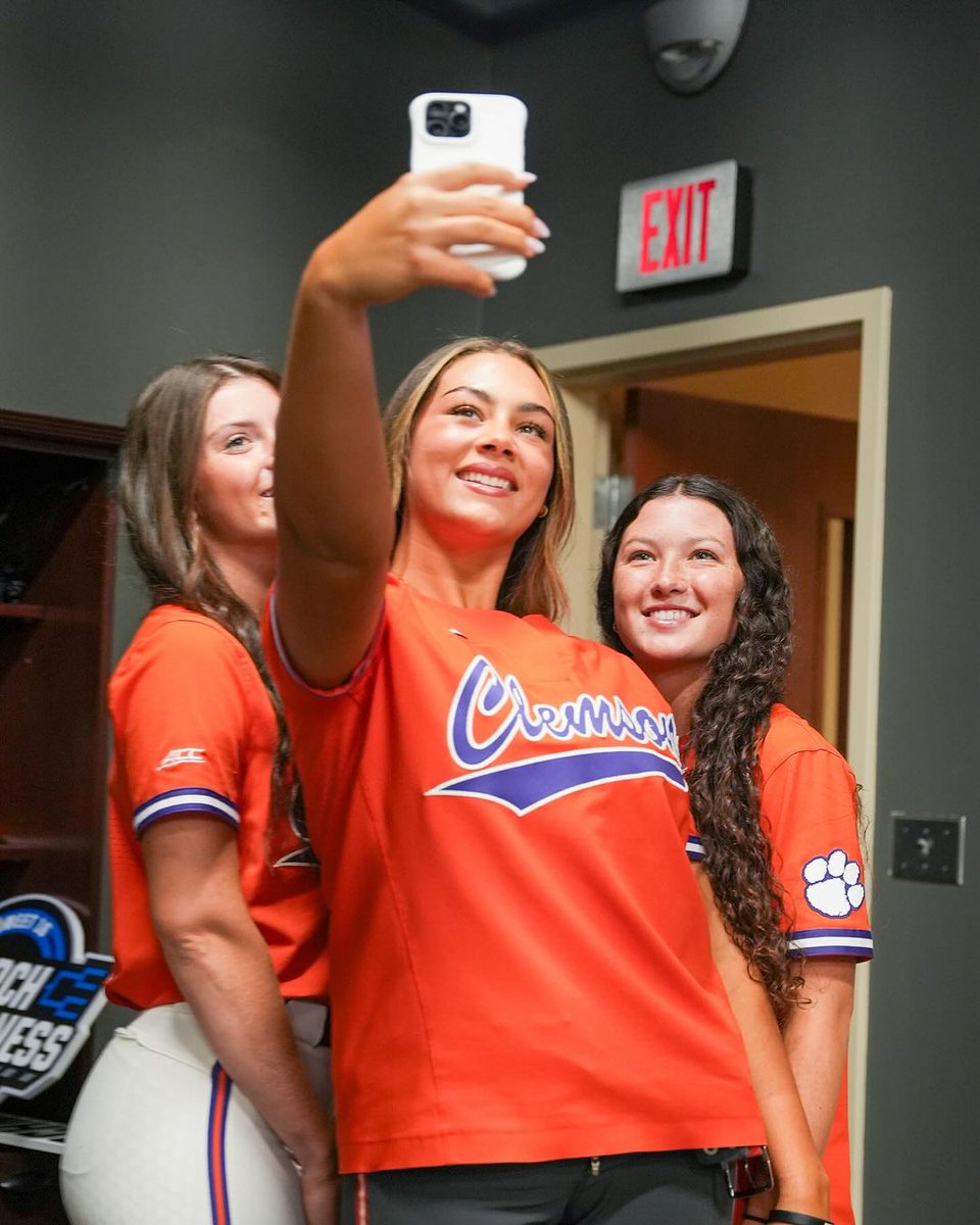 Behind the scenes 👀

#NCAASoftball x 📸 <a href="/clemsonsoftball/">Clemson Softball 🥎</a>