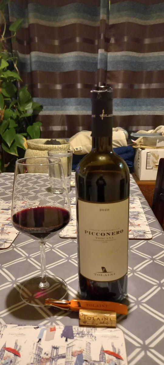 Liam3494's tweet image. #ThirstyThirsday and back "home" in #Tuscany, but it's #Merlot from 2020 and @TolainiWines @JohnMFodera @RussellVine1981 @cynthia_hayes @Gordo19571 @Vinofilosofia @jimofayr soory Jim it's grand @JT_in_LA @teej61 @pietrosd @SuzyQlovesWine @AmauryCarrasco @scott_houchin @nsgarn