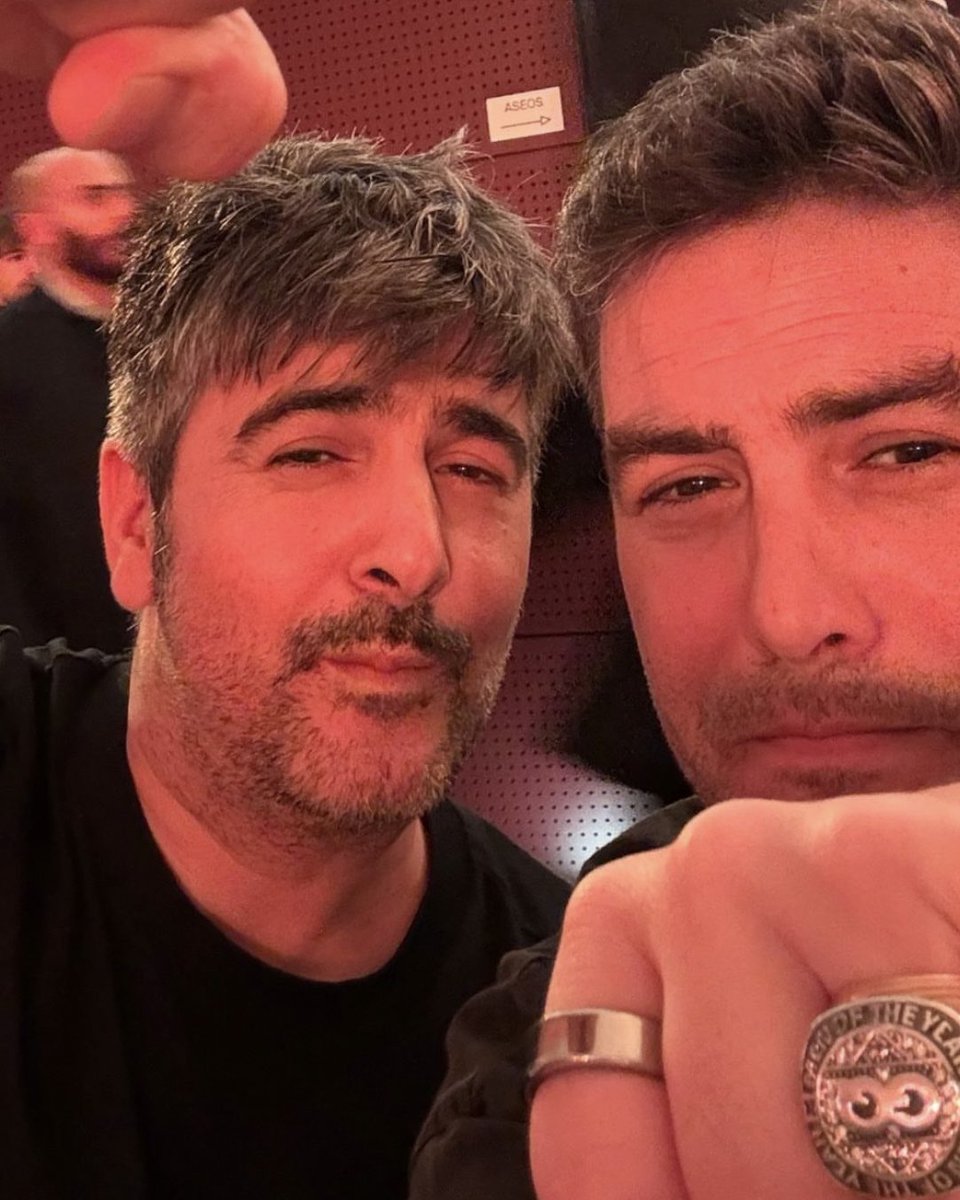 🎵 y esa risilla qué… se cuela, se cuela…

👉 Continúa…