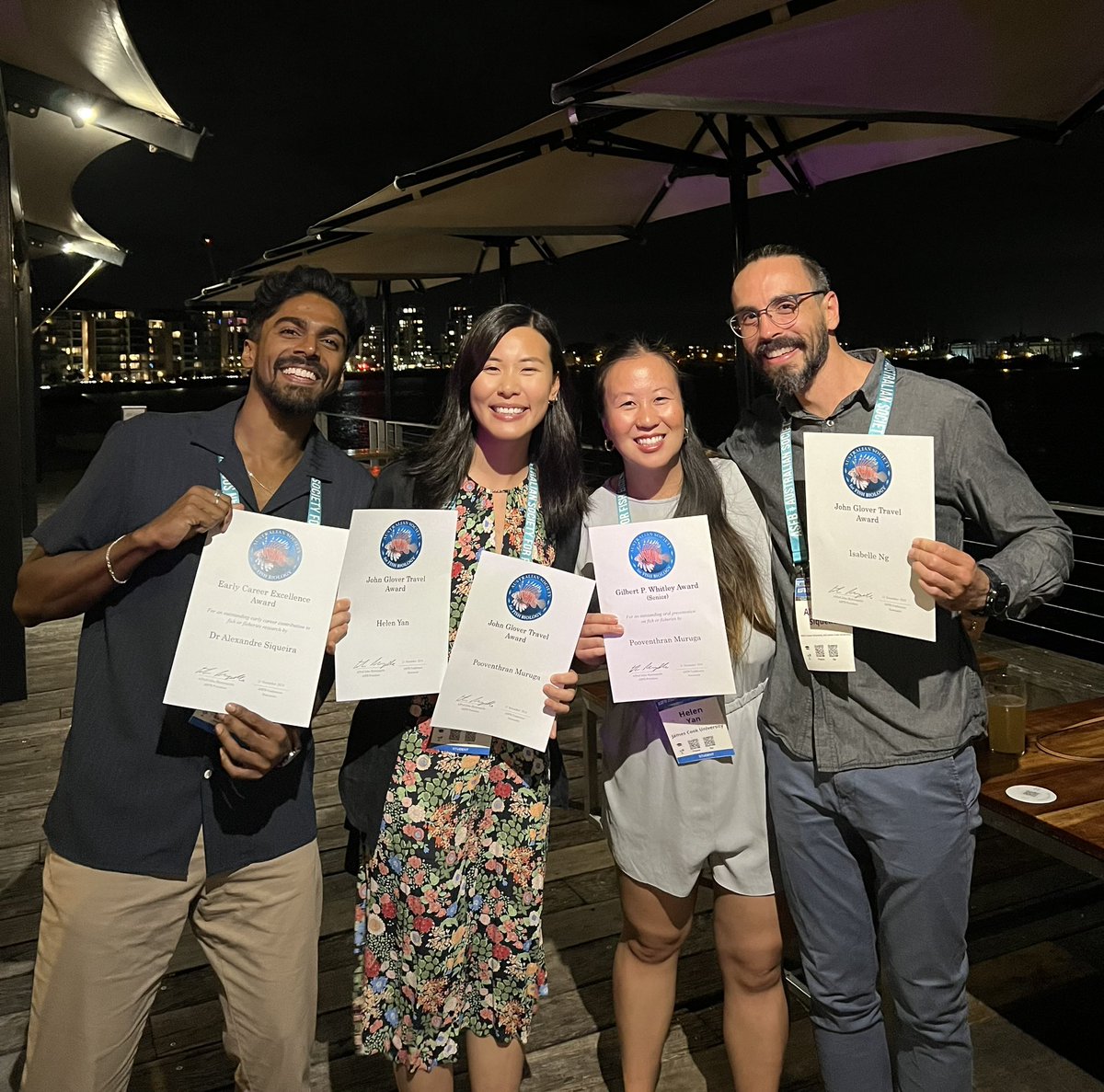 Pooven_Muruga's tweet image. So happy to be awarded the Gilbert P. Whitley Award for my talk at #ASFB2024 by @AustSocFishBiol Big thank you to the organising committee 🙏🏾
More importantly, a wonderful time spent with these folks 👇🏾
Massive congrats to @SiqueiraAleC for his early career excellence award🏆