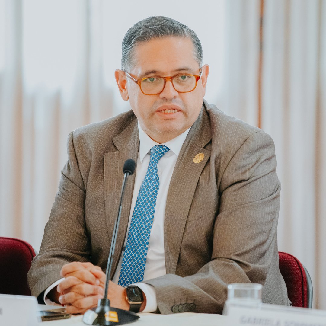 TurismoEc's tweet photo. Esta mañana, el Ministro de Turismo, @MateoEstrella, participó en la presentación del informe sobre el Estado de Conservación de las Islas Galápagos, acompañado de la Canciller @gabisommerfeld y representantes de diversas instituciones del Estado🐢⤵️ https://t.co/lsFnl6NLBI