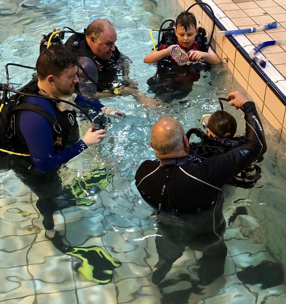 Scubanuts3's tweet photo. We had an amazing time at this month’s Kids’ Night in the Pool! 🎉 A huge round of applause to:

🐠 Jake, Jaxon, &amp; Logan, who kicked off their Seal Team journey by completing Missions 1 &amp; 2!

🐡 Masie &amp; Mason, who nailed their Safety Specialist Mission! 🛟 https://t.co/ExCZRdJ1dj