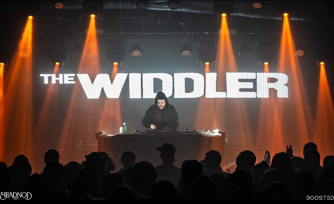 The_Widdler's tweet image. We went full #ZeroG mode at @BmoreSoundstage 

Big ups to @kursaaaaaaaaaaa, @Bommer_Official, @athena_audio, @HeadnodSquad &amp;amp; all those in attendance

📸: Rafael Rodriguez

#TheWiddler