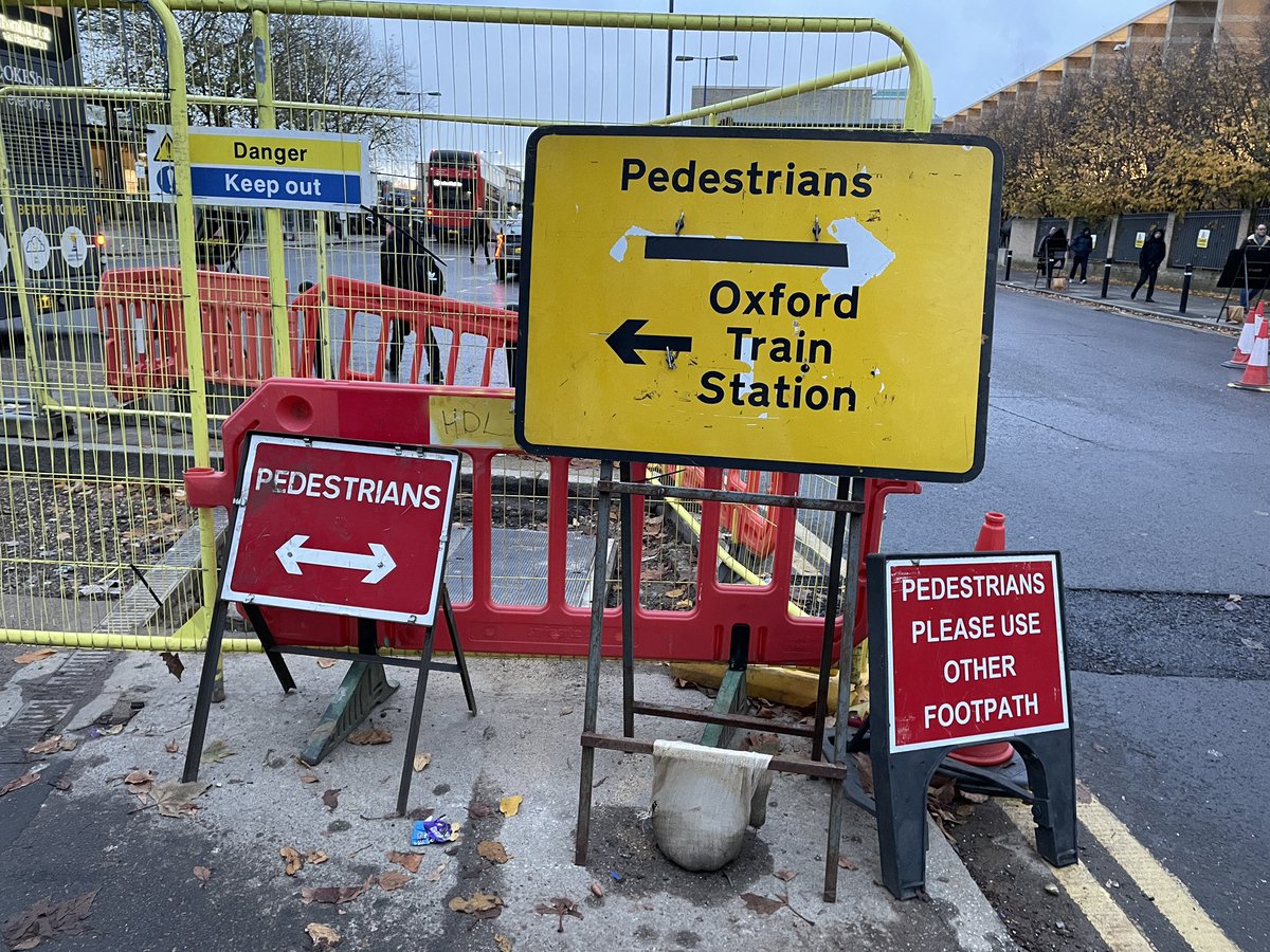 flethbridge's tweet photo. Yeh pedestrians get it right JESUS https://t.co/TfUQWGkNH9