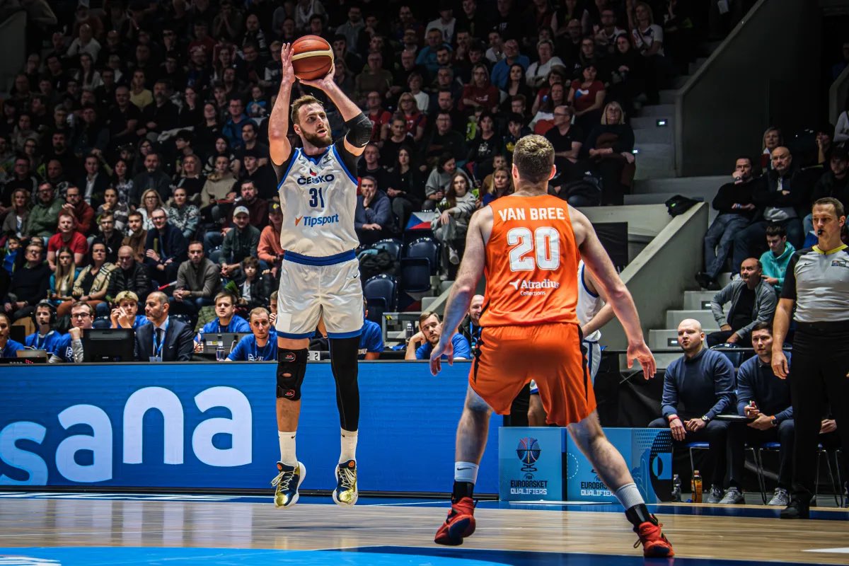 FIBA <a href="/EuroBasket/">FIBA EuroBasket</a> night in Pardubice <a href="/cz_basketball/">cz.basketball</a> 
<a href="/TKyzlink/">Tomas Kyzlink</a> 14pts in 21 min
<a href="/ondrasehnal19/">Ondřej Sehnal</a> 12pts 6ast 5rbs in 27min
<a href="/VojtaHruban/">Vojta Hruban</a> 7pts in 13 min
Martin Kříž 2pts 2ast 2stl in 21 min
Luboš Kovář 👍🏻
#IAMFamily