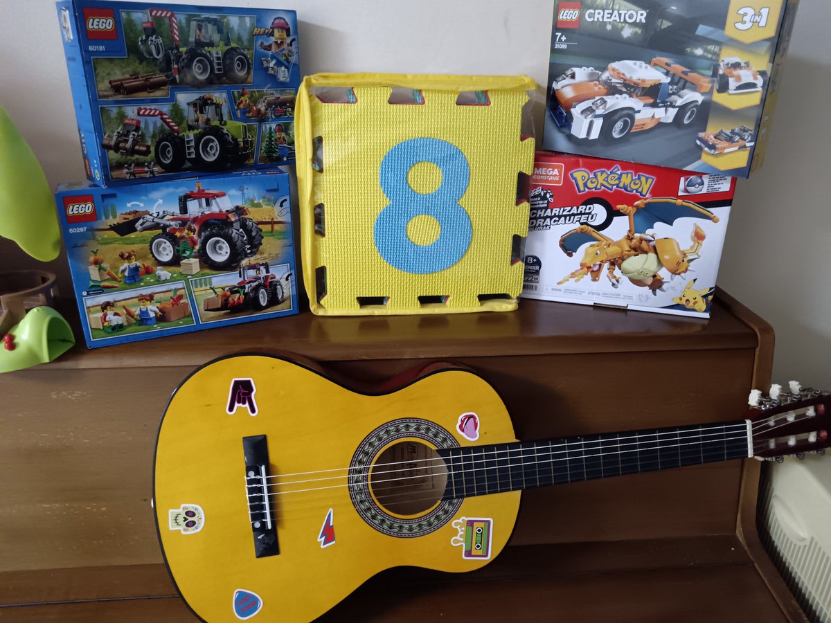 Not long till our annual Pre-loved Toy Event.  We have lots of lovely toys, donated to help support local families this Christmas.  Come along on Monday 2nd from 11 am.
#preparingforChristmas