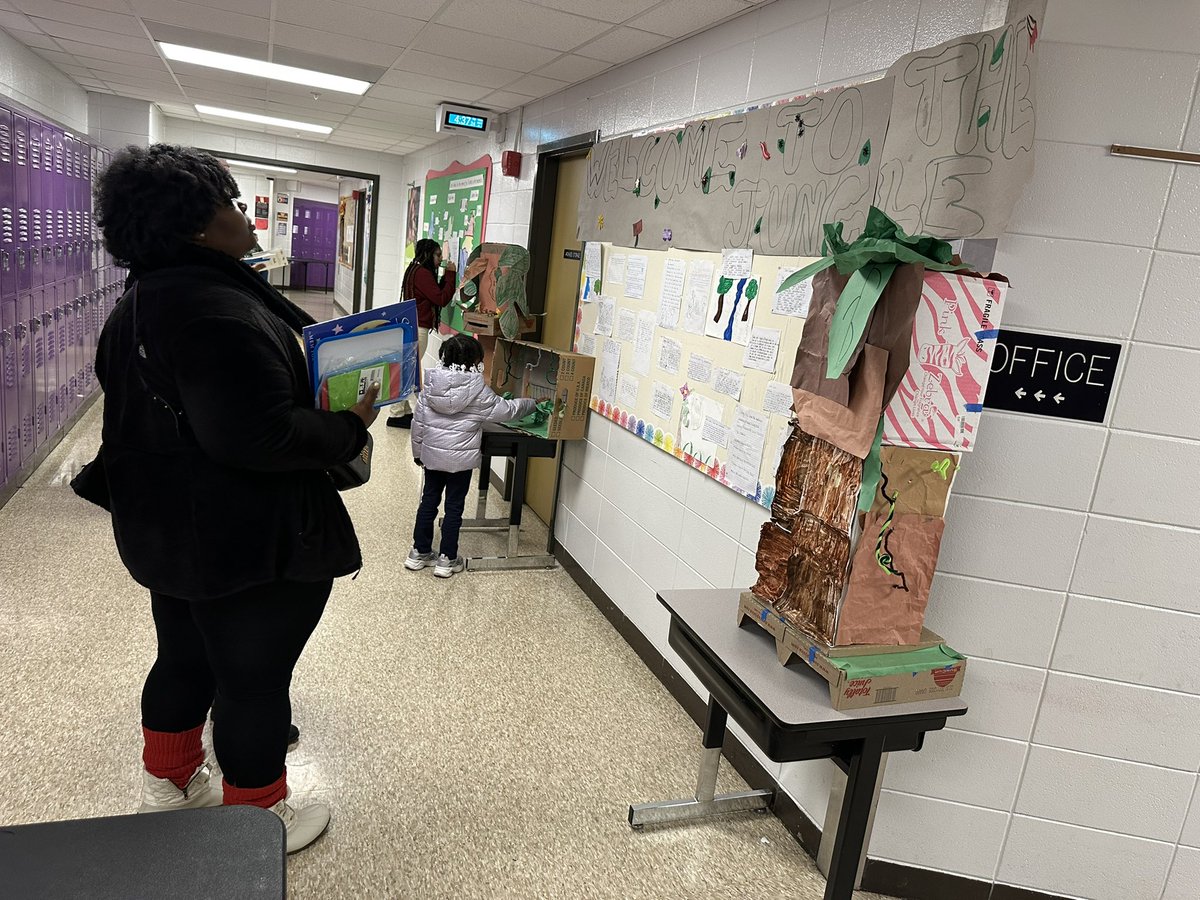 We had a great time at the Family Turkey Trot! Thank you for everyone who came out and participated in the scavenger hunt, saw our showcases of student learning in all the grades, and spent quality time  laughing and hanging out with their family members. 💛🧡🤎 #AISuccess