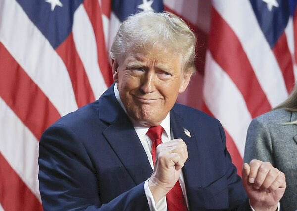 トランプ大統領「地球上のフェイクニュースメディアは全て滅ぼす。言論の自由を奪ってきた全ての人間、団体、企業を見つけて逮捕・起訴する」

トランプ！日本🇯🇵のメディアも滅ぼしてくれ！