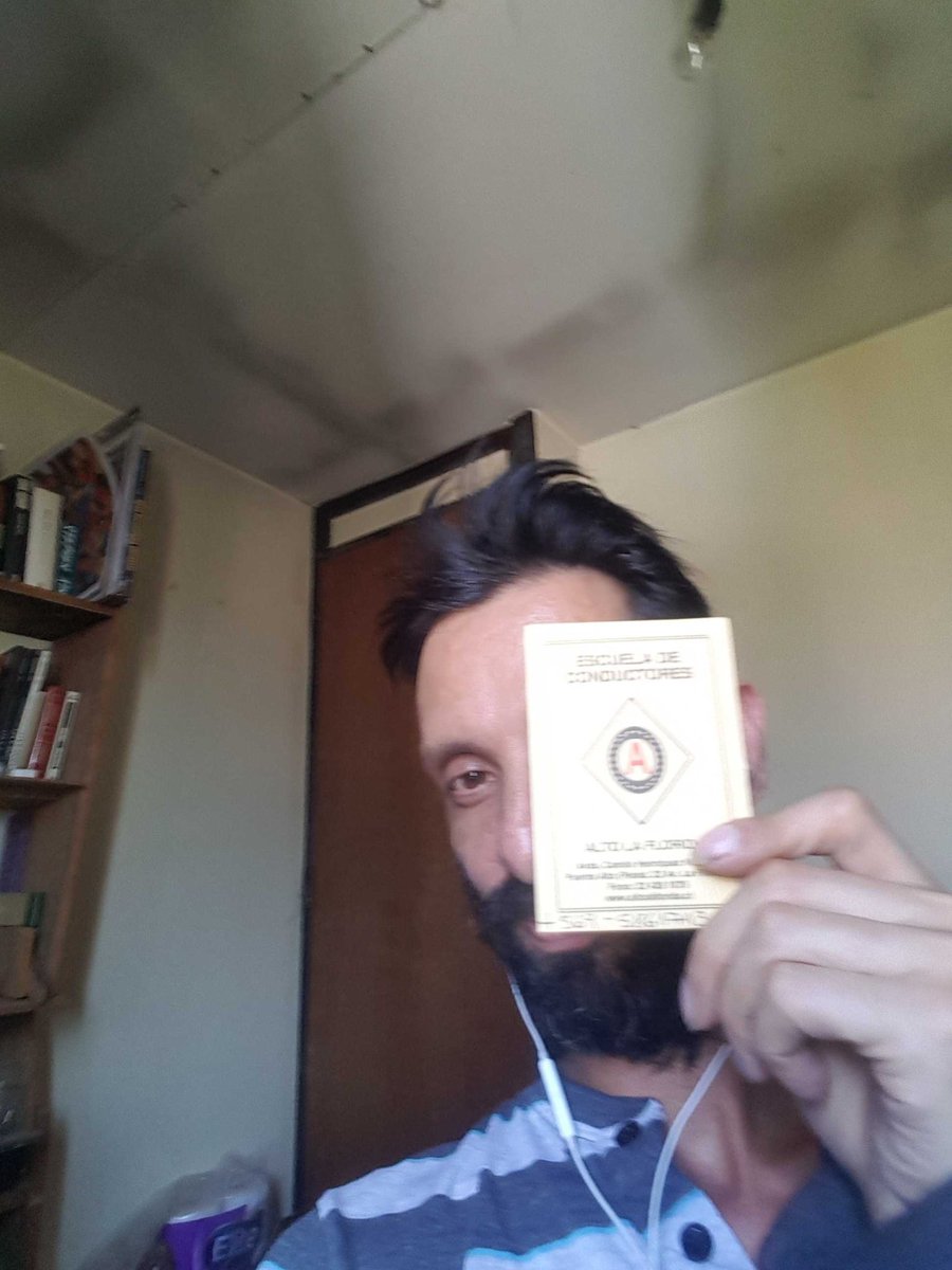 ChileanClaudio's tweet photo. Buenos días 🙂

Aunque he posteado poco últimamente, no he abandonado ni por un día mis estudios de japonés ☝️😌

Y, aunque no tengo auto, ahora también estoy estudiando para sacar mi licencia de conducir 🚗

👋😄 https://t.co/zeE144qaEH