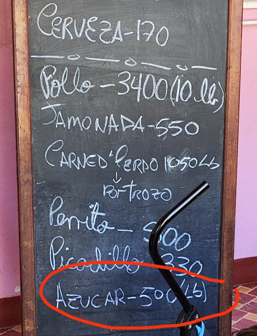 cubasiglo21's tweet photo. En #Cuba, donde antes de que la dictadura tomara el poder, existían 156 centrales azucareros, hoy el azúcar cuesta (si la encuentras) 500 pesos la libra, eso dice mucho de la #RevoluciónDeLasMiserias.

#ApagaLaDictadura
#CambioYa https://t.co/bF3W59V7Jw