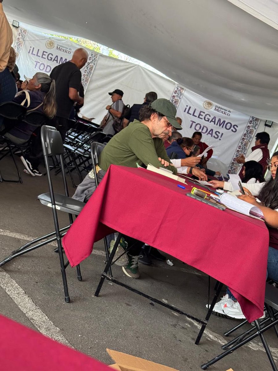 Un día llamas “insostenibles” las pensiones para adultos mayores y al otro te estás registrando para recibirla 

Bien dicen que primero cae el hablador que el cojo o no <a href="/g_quadri/">Gabriel Quadri</a>?